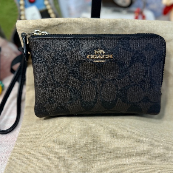 Coach Handbags - Coach Double Zip wallet/ wristlet
